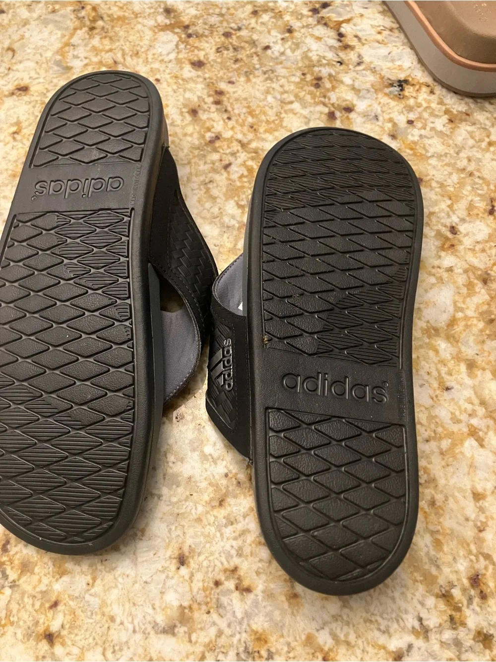Men’s NWOT Adidas rubber slides size 9